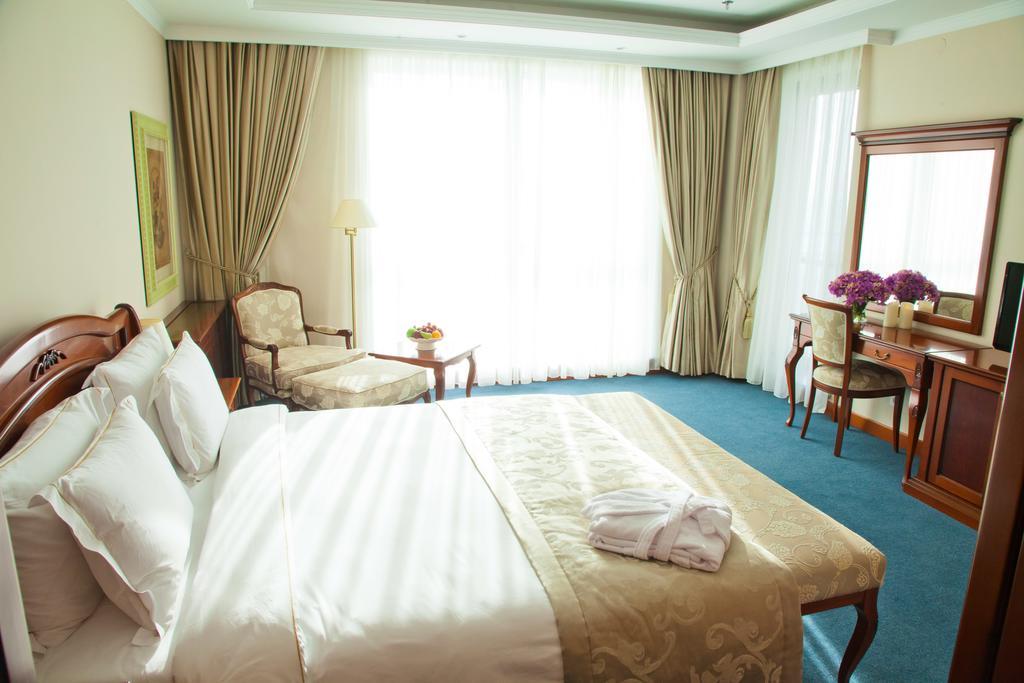 Caspian Riviera Grand Palace Hotel Ακτάου Δωμάτιο φωτογραφία