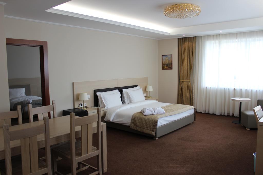 Caspian Riviera Grand Palace Hotel Ακτάου Εξωτερικό φωτογραφία
